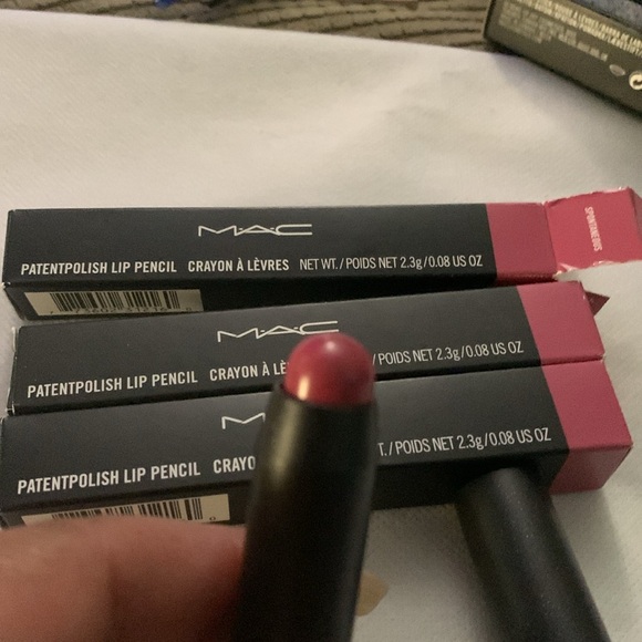 MAC Lip 👄 - Picture 3 of 4